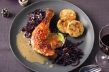 Rotkohl als Beilage zu glasierter Ente