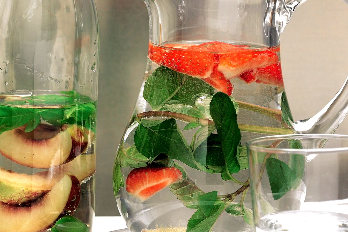 Ingwer Gurke und Minze Limonade zur Gewichtsreduktion