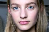 Wie wirkt Make-up: Zart betonte Lippen