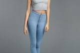 "Jonie" ist ein Modell, das so eng sitzt, dass die Jeans fast wie aufgesprüht aussieht.
