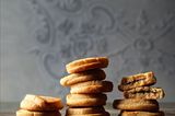 Peanutbutter Chocolate Sandwich Cookies