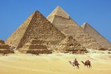 Einsam und mystisch? Die Pyramiden von Gizeh ...