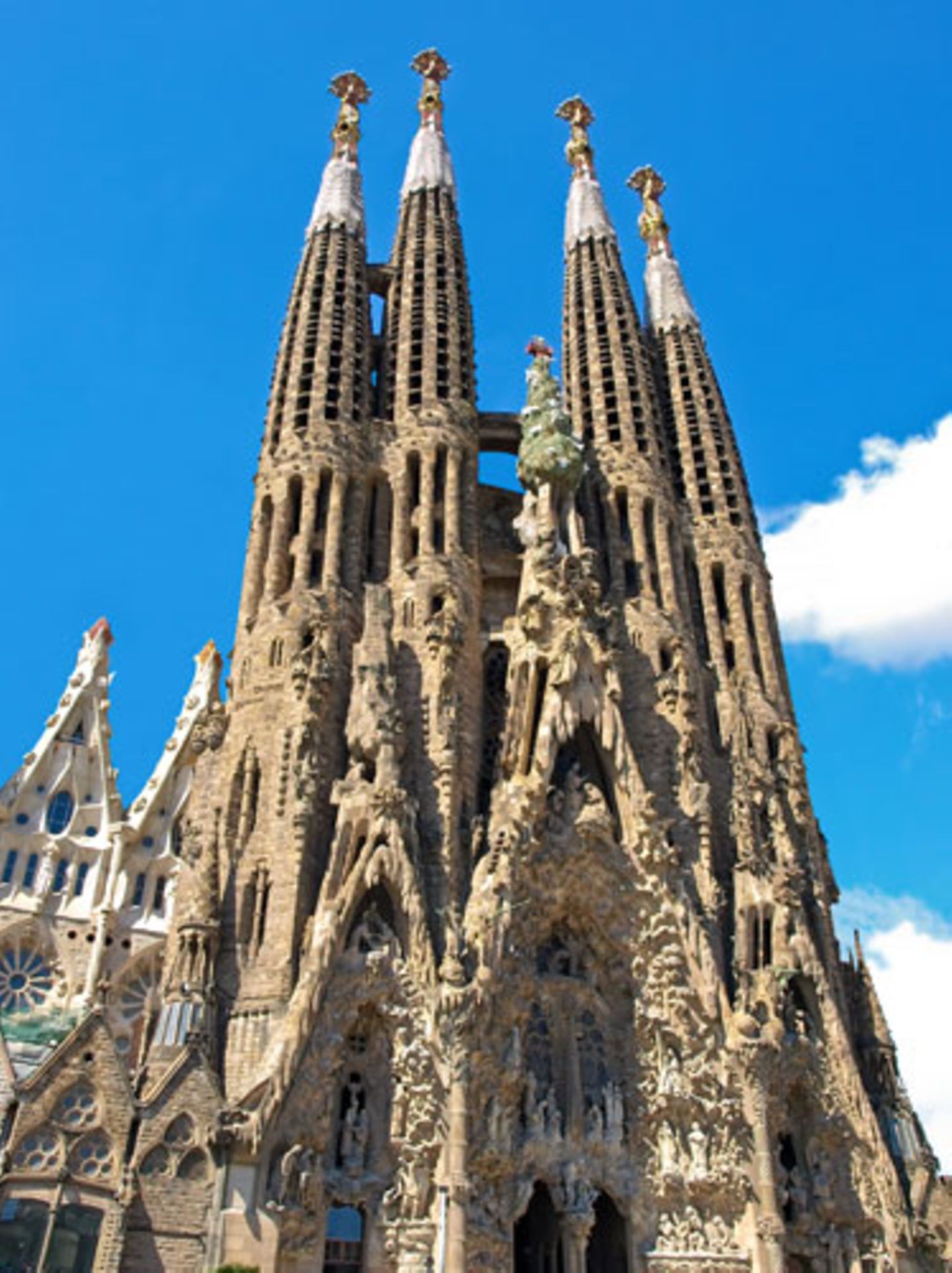 Gaudís Sagrada Família in Barcelona ...
