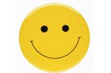 Ein lächelndes Gesicht war Vorbild für den Smiley, der erstmals 1963 auf einer Anstecknadel auftauchte. Eine amerikanische Versicherung hatte ihn bei dem Werbegrafiker Harvey Ball in Auftrag gegeben, weil sie mit den Ansteckern das Betriebsklima verbessern wollte.
