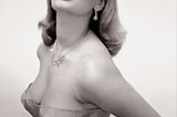 "Ein Sexsymbol kann man nicht werden, dazu muss man geboren sein", sagt Sophia Loren über ihre Anfänge.
