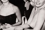 Eine viel zitierte Aufnahme: Sophia Loren und Jayne Mansfield in Hollywood 1957.