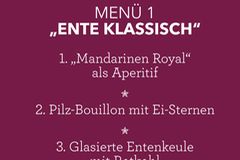 Ente, Rotkohl und Knödel: Diese klassische Kombination steht im Mittelpunkt bei diesem traditionellen 4-Gänge-Menü. Ein fruchtiger Aperitif, eine feine Bouillon und ein opulentes Dessert machen den Weihnachtsgenuss perfekt. Stressfrei vorbereiten können Sie das 4-Gänge-Menü mit unserem detaillierten Zeitplan zum Herunterladen. Tipp: Hier können Sie den gesamten Artikel als PDF herunterladen (für BRIGITTE-Abonnentinnen kostenlos, sonst 2 Euro). Ente, Rotkohl und Knödel: Diese klassische Kombination steht im Mittelpunkt bei diesem traditionellen 4-Gänge-Menü. Ein fruchtiger Aperitif, eine feine Bouillon und ein opulentes Dessert machen den Weihnachtsgenuss perfekt. Stressfrei vorbereiten können Sie das 4-Gänge-Menü mit unserem detaillierten Zeitplan zum Herunterladen. Tipp: Hier können Sie den gesamten Artikel als PDF herunterladen (für BRIGITTE-Abonnentinnen kostenlos, sonst 2 Euro).
