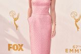 Bei den Emmys hat die Erfolgsserie "Game of Thrones" abgeräumt – bei unseren Tops und Flops ebenfalls. Leider müssen wir die "Arya Stark" aus der Serie aka Maisie Williams im echten Leben mit ihrem rosafarbenen Kleid und den Plüsch-Sandaletten auf Platz 2 unserer Flops setzen.