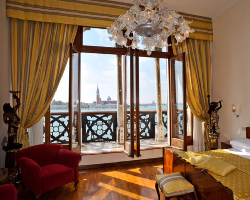 5) Auf nach Venedig! Und die Aussicht im Hotel Gabrielli Sandwirth genießen