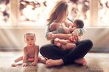 Die Fotografin Ivette Ivens ist in den sozialen Medien keine Unbekannte. Vor einiger Zeit postete sie eine Fotoserie über stillende Mütter. Das dazugehörige Buch wird im November 2015 erscheinen und heißt "Breastfeeding Goddesses".
