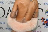 Naked Dresses: Rihanna gibt sich höchst transparent