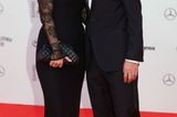 Auch Fußballspieler Miroslav Klose und seine Ehefrau setzten modisch auf Schwarz. Eine gute Entscheidung, finden wir.