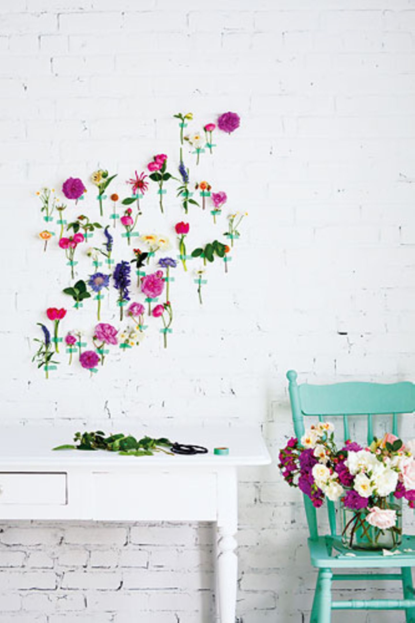 Blumen an die Wand kleben