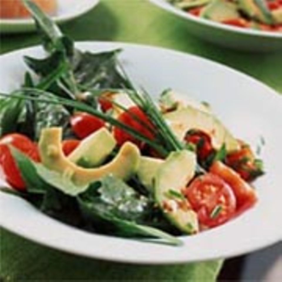 Grüner Salat mit Avocado