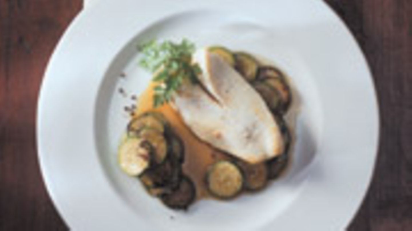 St. Petersfisch auf Zucchinigemüse | BRIGITTE.de