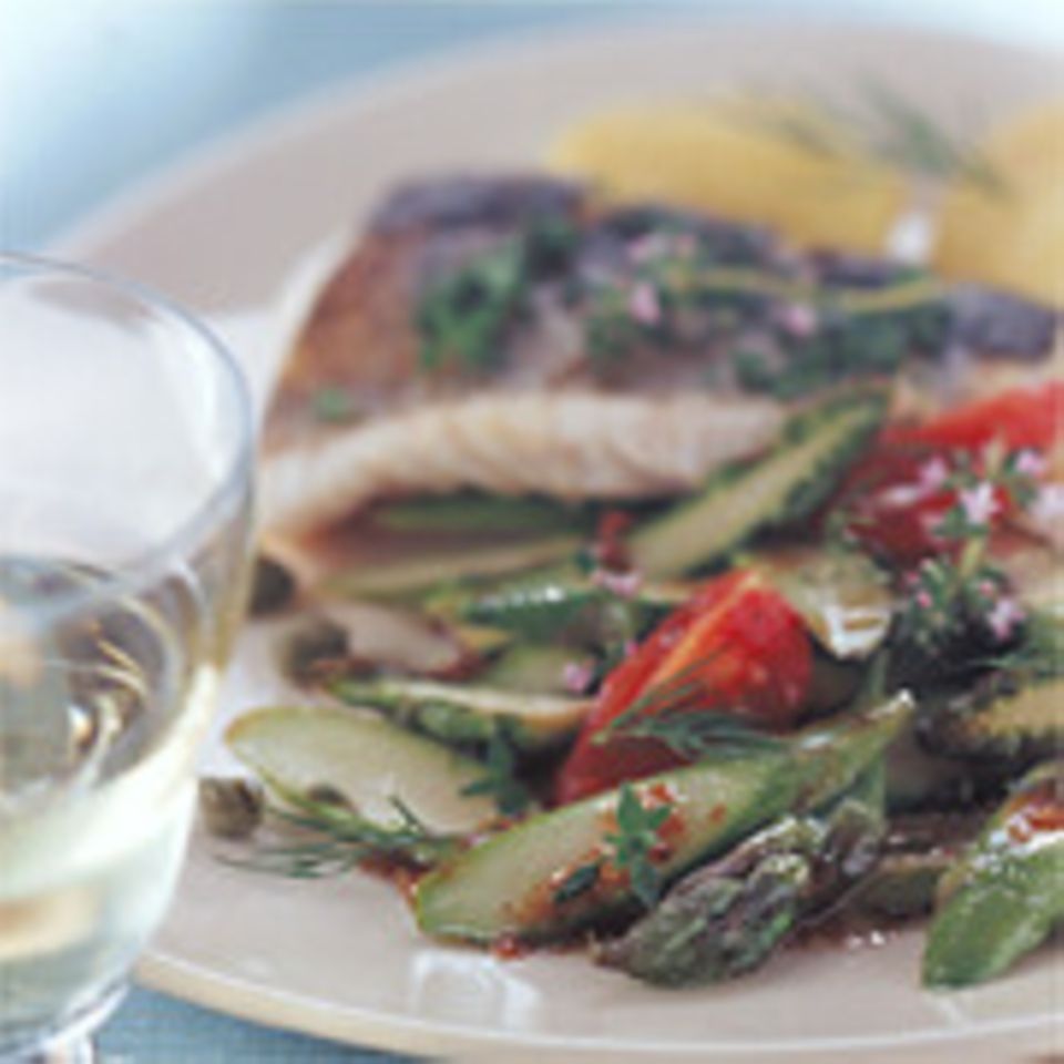 Gebratener grüner Spargel mit Zander | BRIGITTE.de