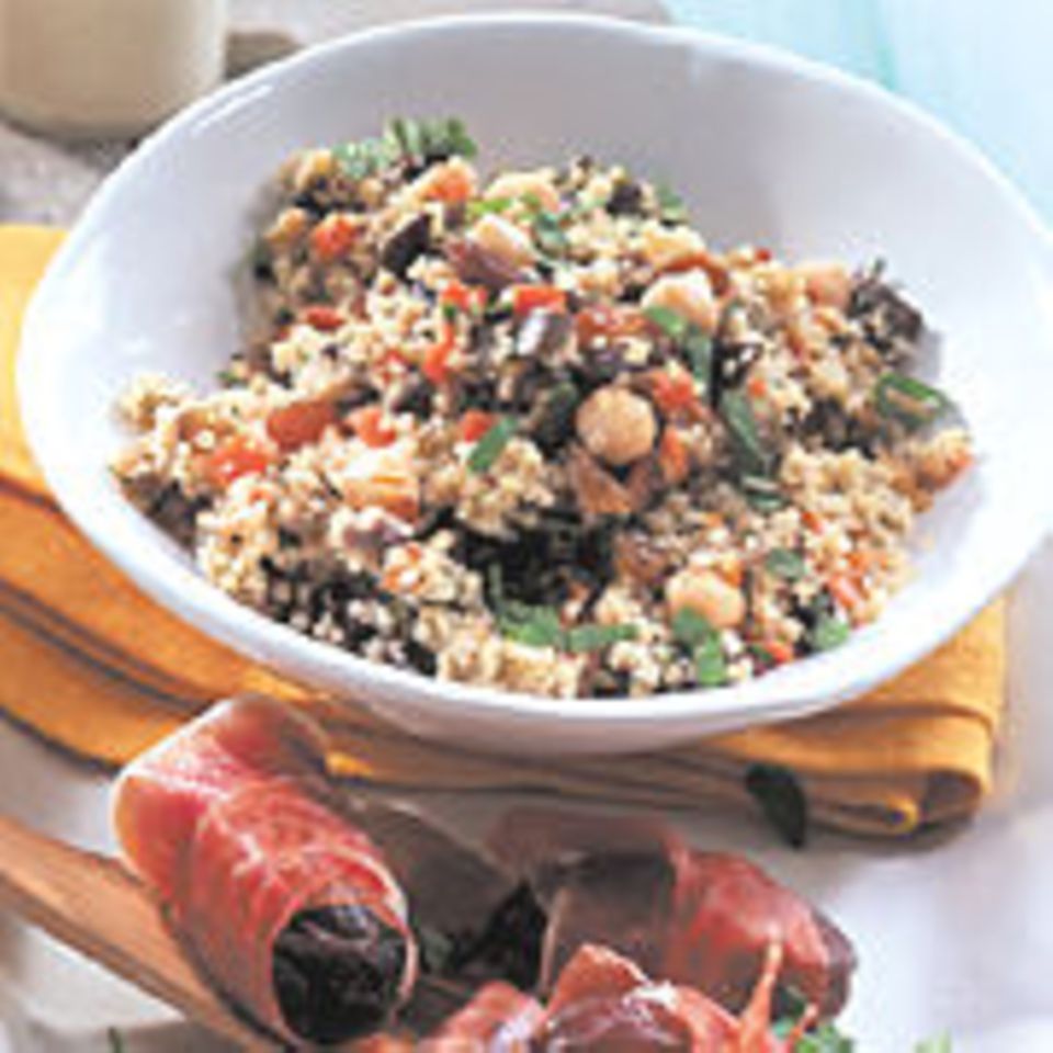 Couscous-Salat mit Kichererbsen und Möhren