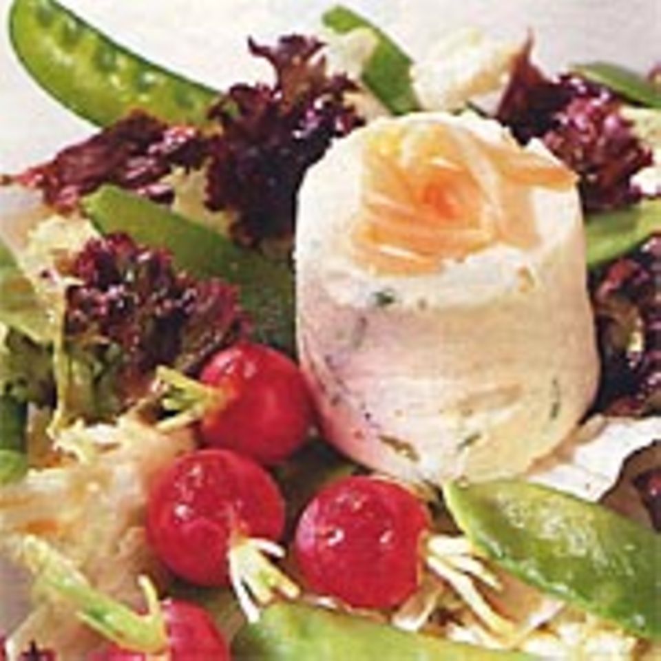 Lachsflan mit Salat