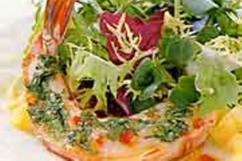 Blattsalat mit Koriander-Garnelen