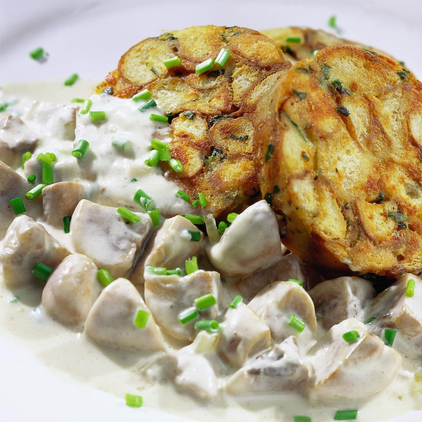 Brezelknödel mit Champignons