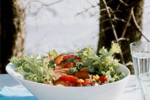 Frisée-Salat mit Früchten