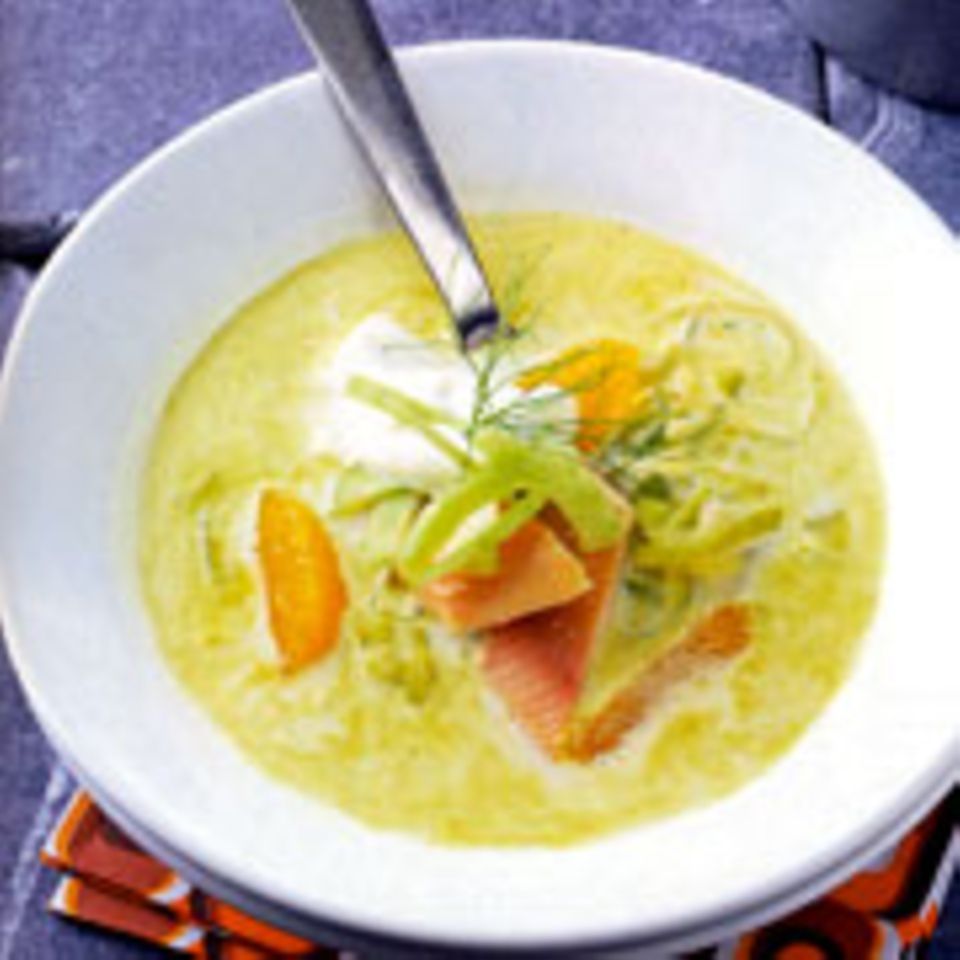 Fenchel-Orangen-Suppe mit Räucherforelle