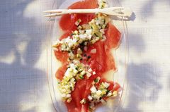 Thunfisch-Carpaccio mit Spargel-Vinaigrette Thunfisch-Carpaccio mit Spargel-Vinaigrette
