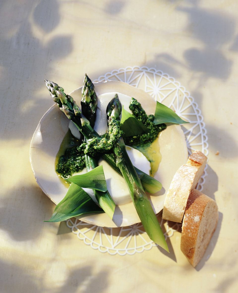 Spargel mit Bärlauchpesto Spargel mit Bärlauchpesto
