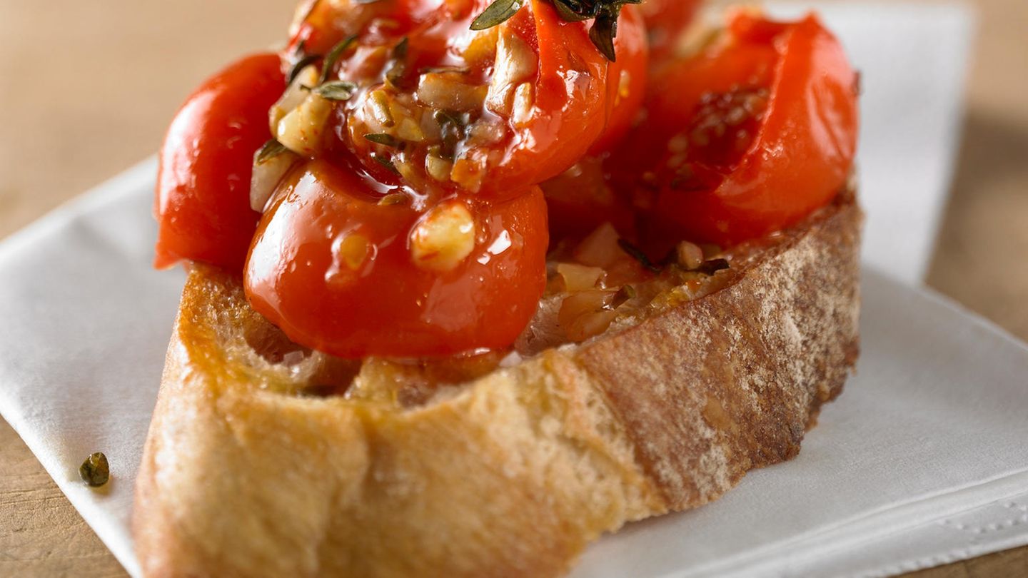 Bruschetta mit gerösteten Tomaten | BRIGITTE.de