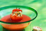 Gefüllte Tomaten mit Gazpacho