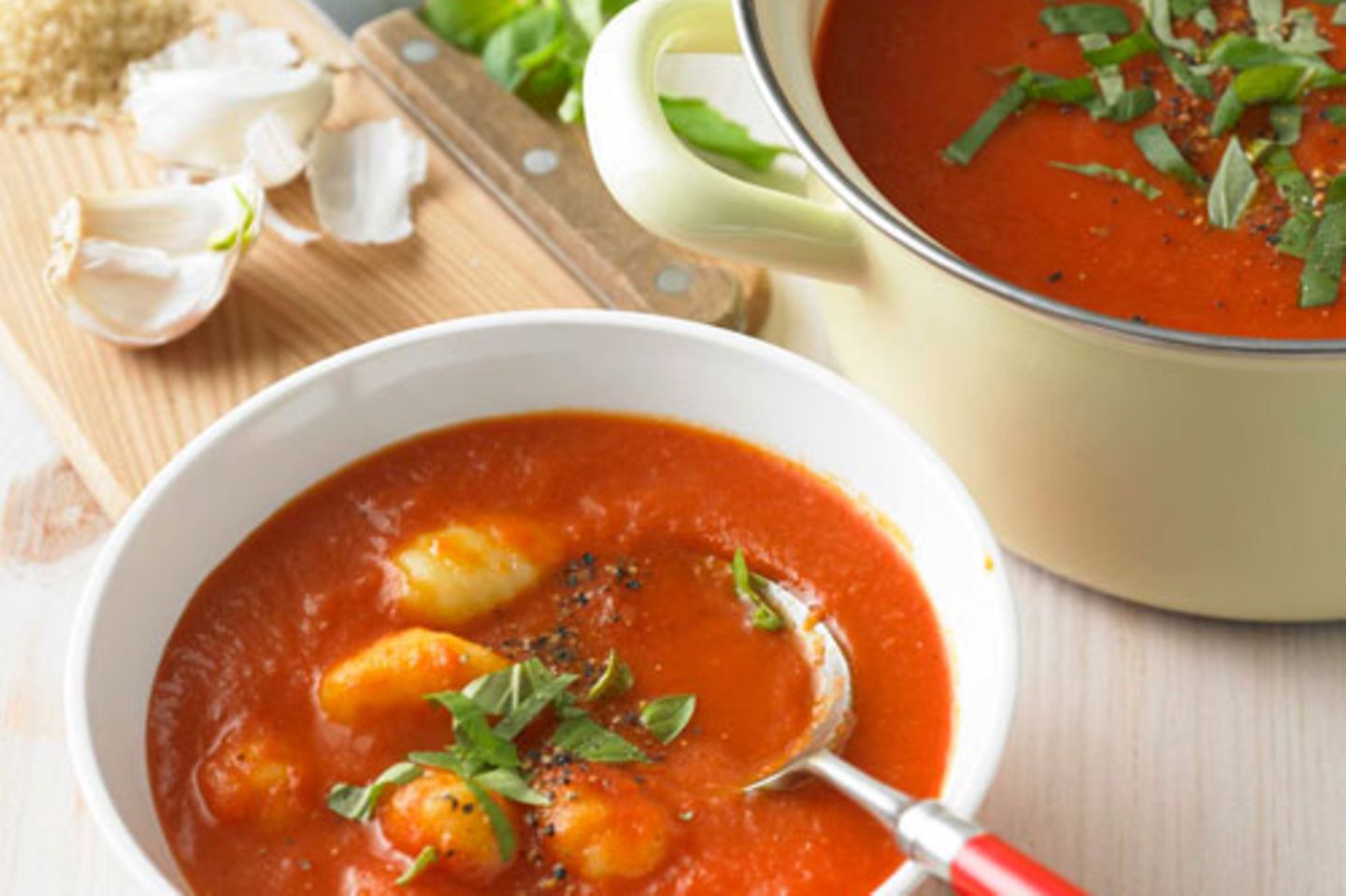 Fruchtige Tomatensuppe Mit Gnocchi Brigitte De 