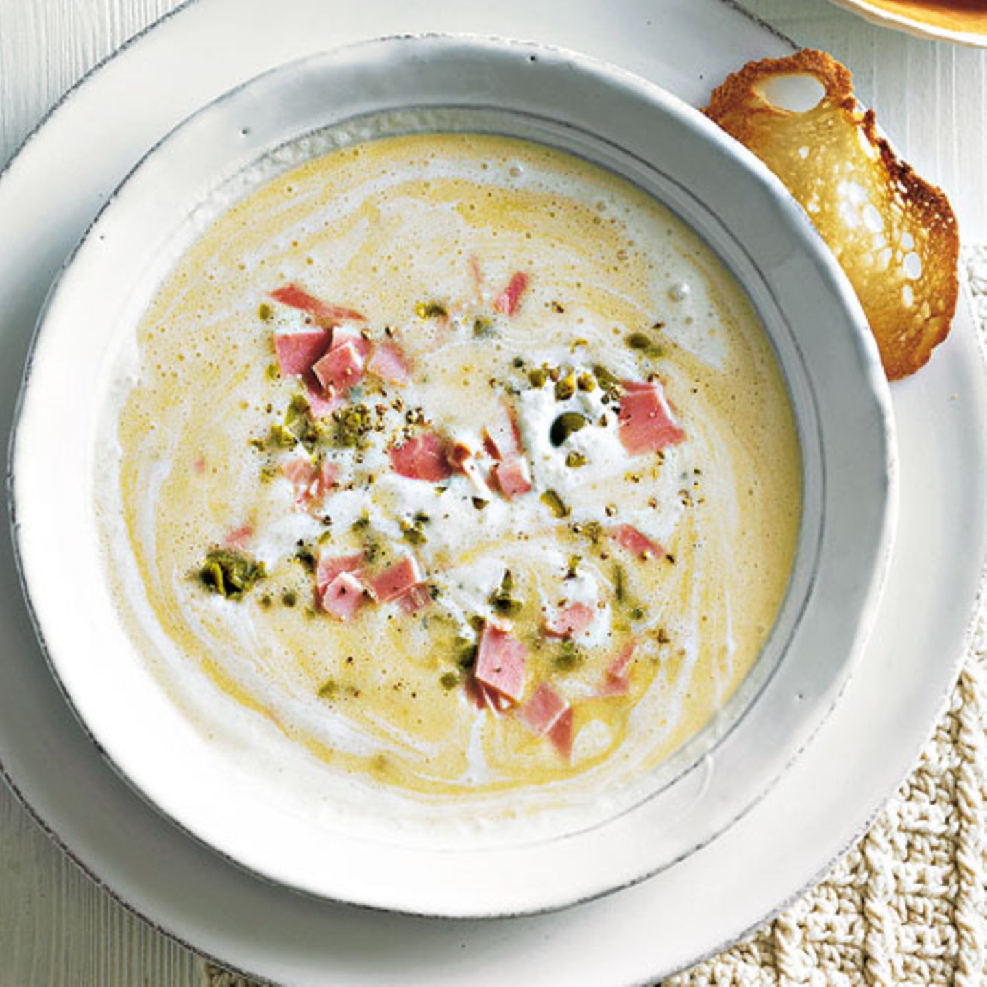 olivencreme-suppe-mit-schinken.jpg