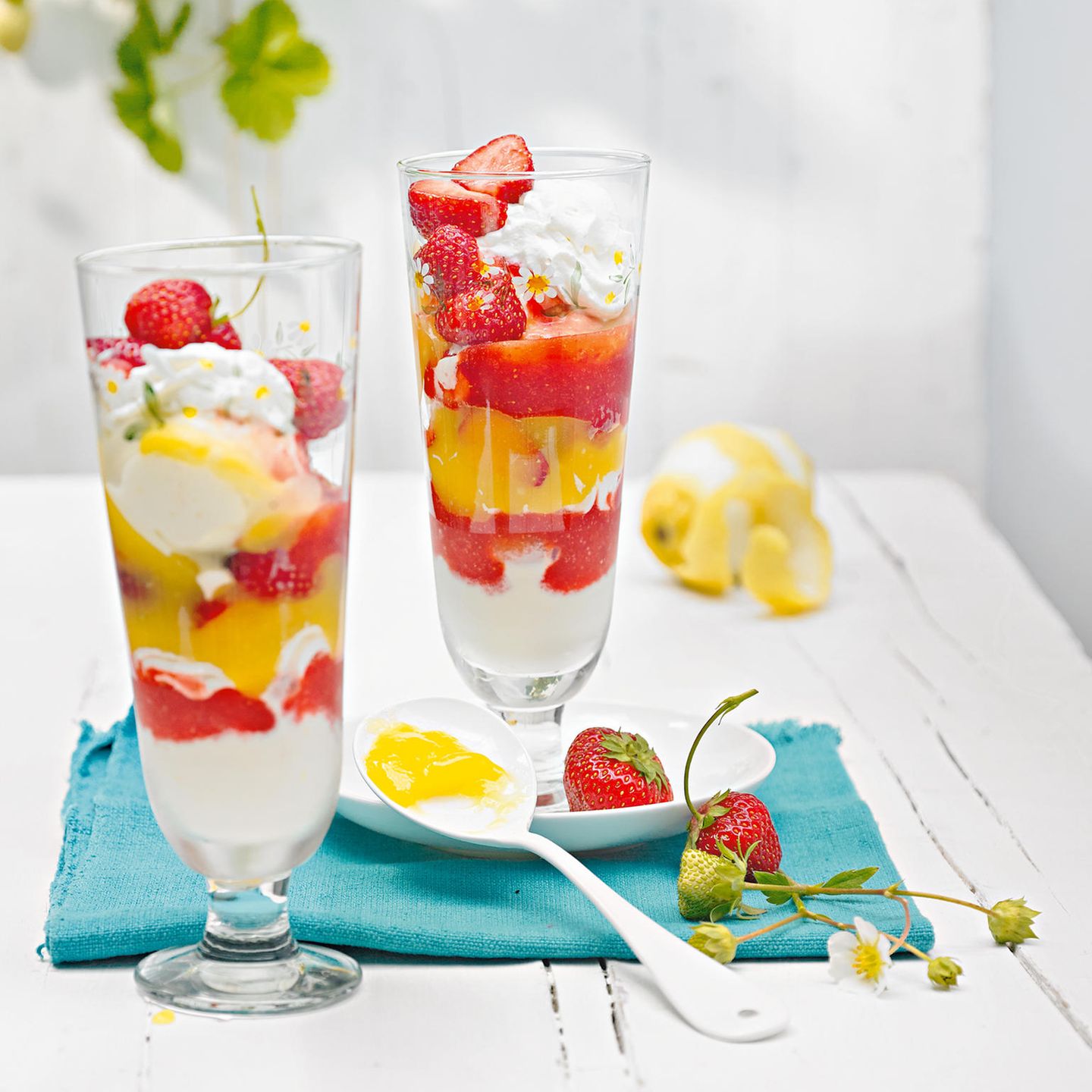 Erdbeer-Zitronen-Eisbecher