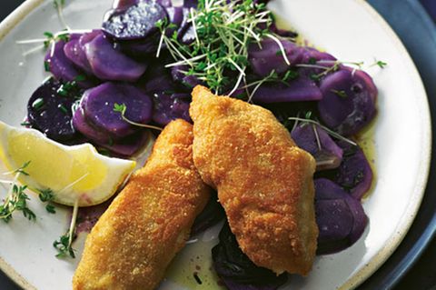 backfisch-mit-blauem-kartofelsalat-fs.jpg