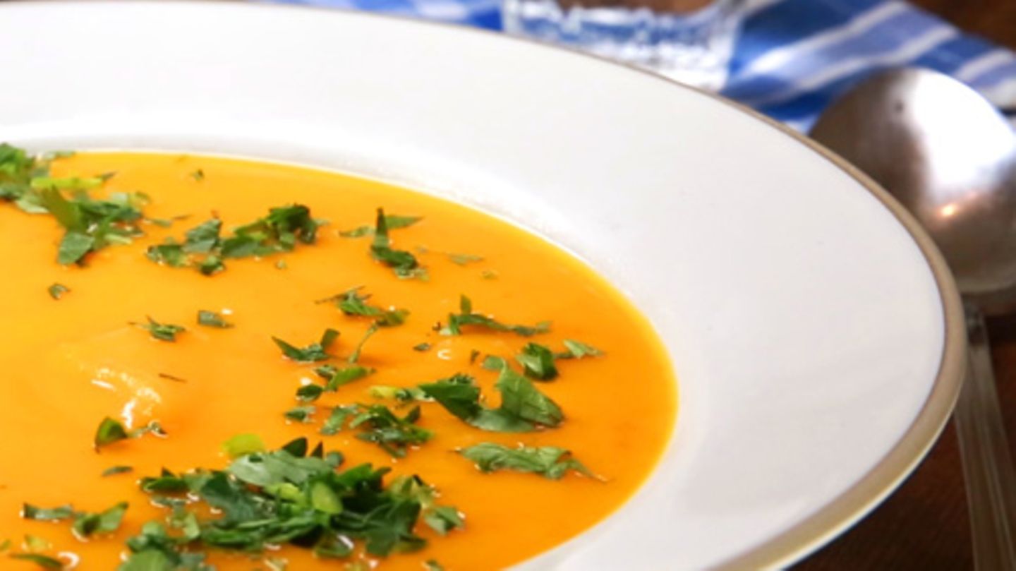 kürbissuppe mit kartoffeln und sahne