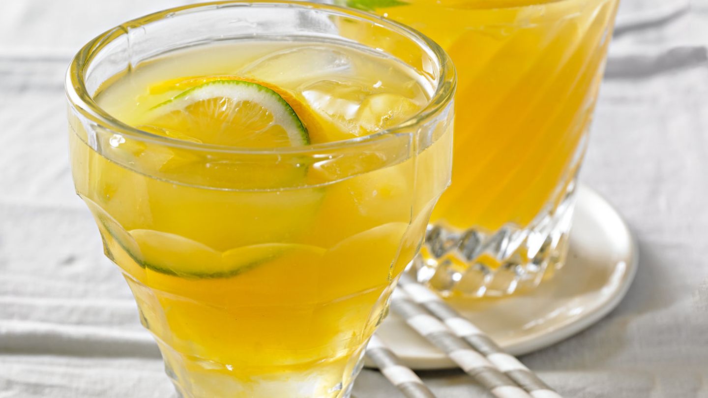 Zitronen-Eistee mit Wodka und Orange | BRIGITTE.de