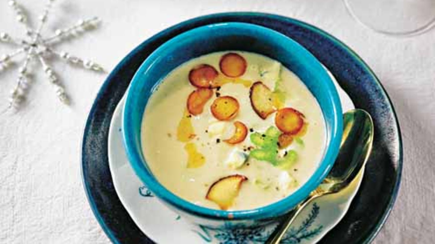 Sellerierahmsuppe mit Kräuterseitlingen | BRIGITTE.de