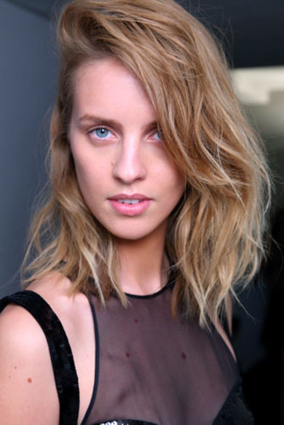 Frisuren Für Langes Gesicht Mit Hoher Stirn Frisuren für ein langes Gesicht: 17 Schnitte mit Tipps | BRIGITTE.de