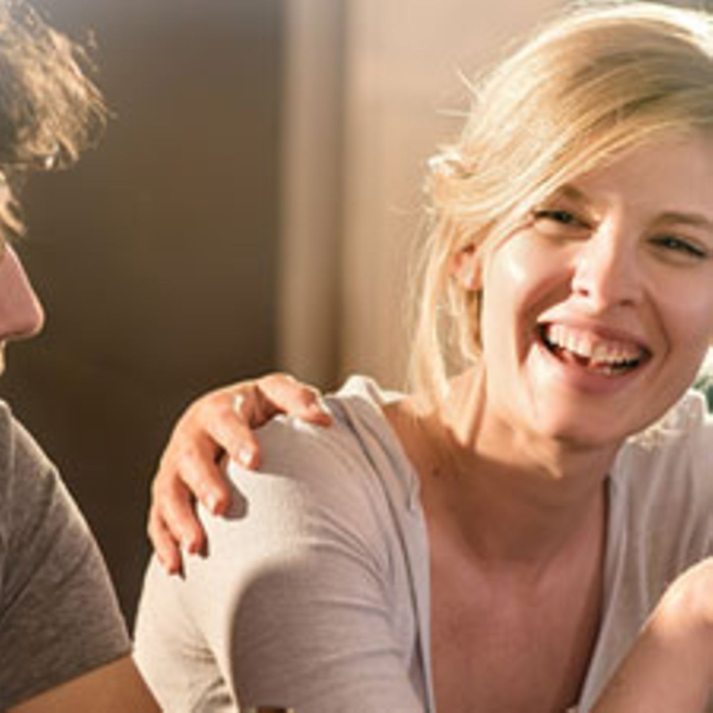 Der erste Schritt beim Kennenlernen ist lngst nicht mehr nur Mnnersache. Wenn es ums Flirten geht, fhlen sich sogenannte Flirt-Coaches Flirt-Tipps fr Frauen | Womens Health