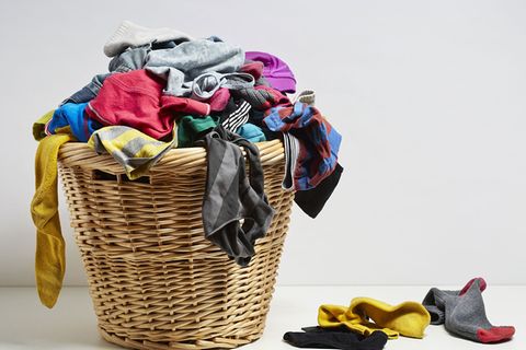 So häufig solltet ihr eure Kleidung wirklich waschen