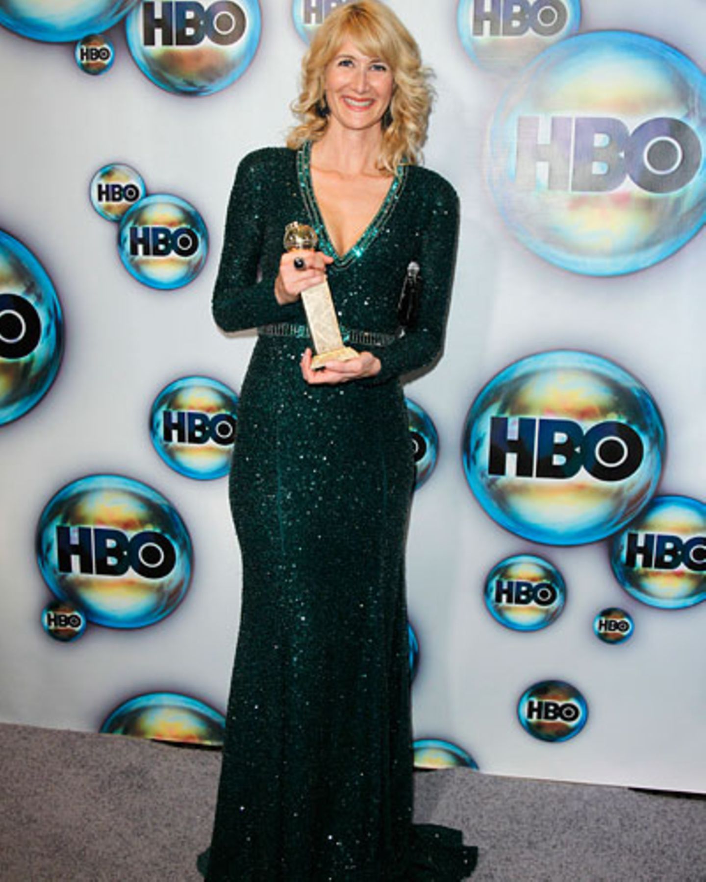 Golden Globes 2012: Laura Dern