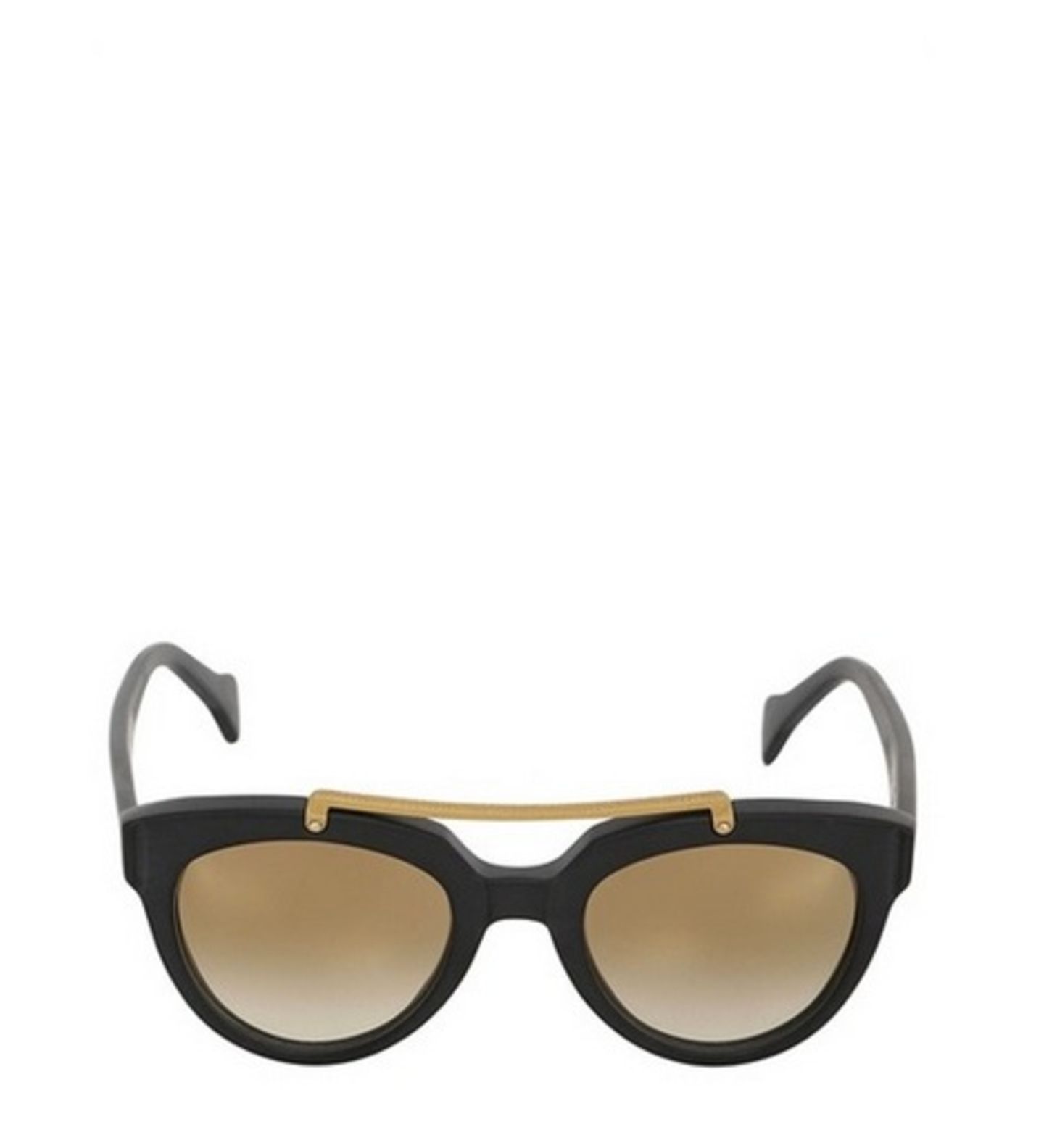 Sommer: Edgy Look durch schwarzen Rahmen mit mattem Gestell und goldfarbener Metallbrücke, von Saturnino Eyewwear, ca. 185 Euro.
