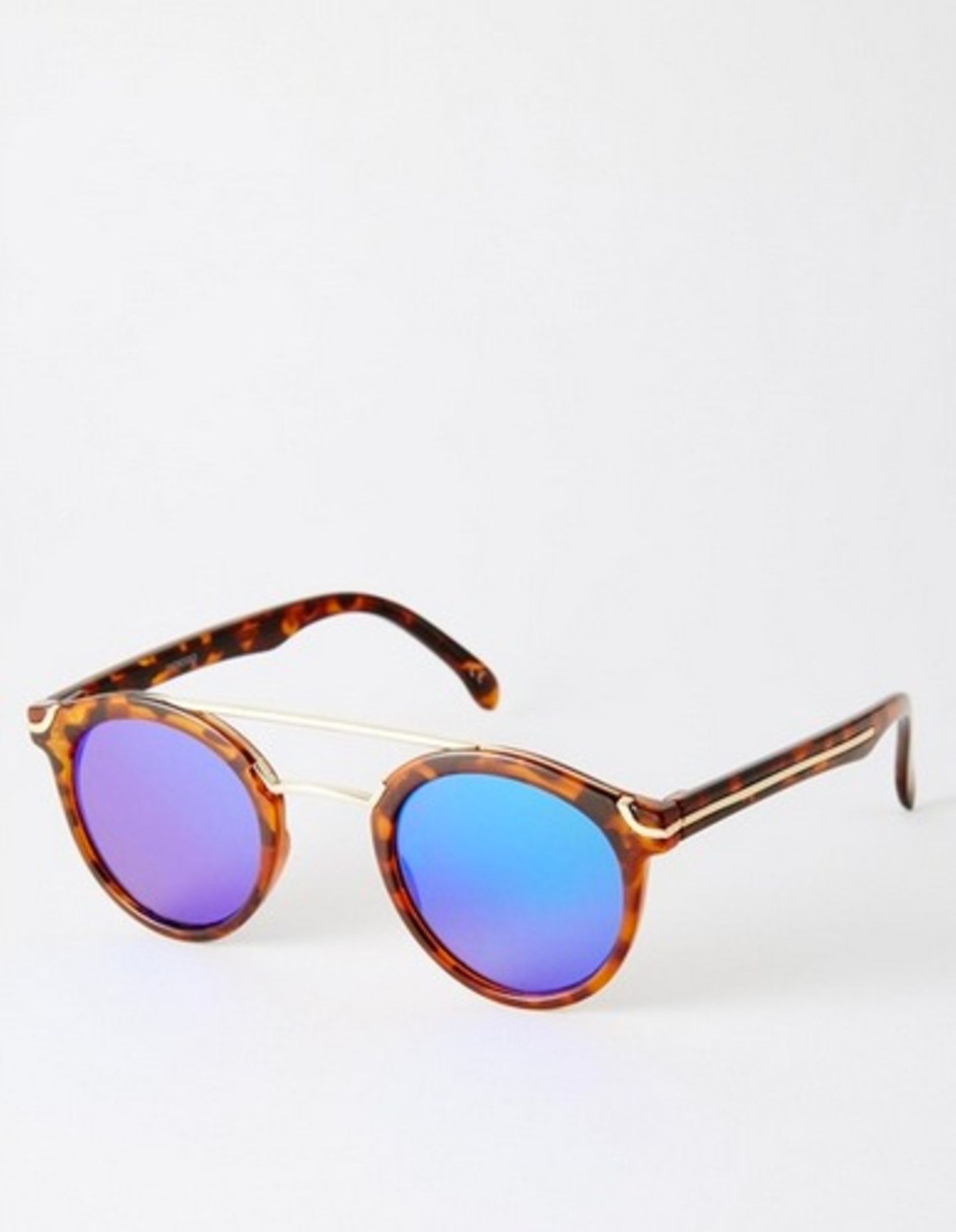 Sommer: Für einen besonderen Tragekomfort hat diese Sonnenbrille verstellbare Nasenpolster aus Silikon, über Asos, ca. 17 Euro.