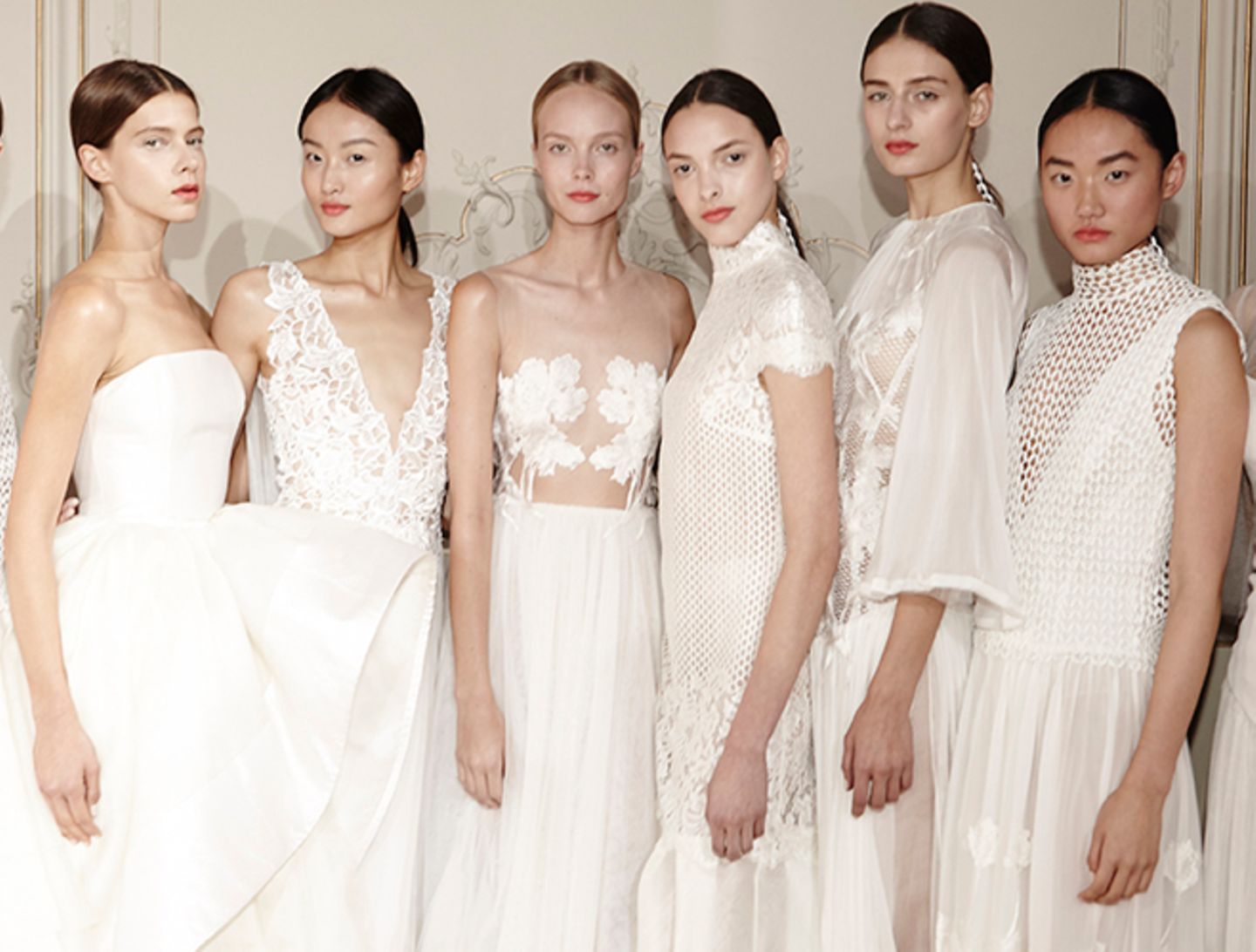 "White Iris" von Kaviar Gauche - eine Blume inspirierte zu diesen Hochzeitskleidern