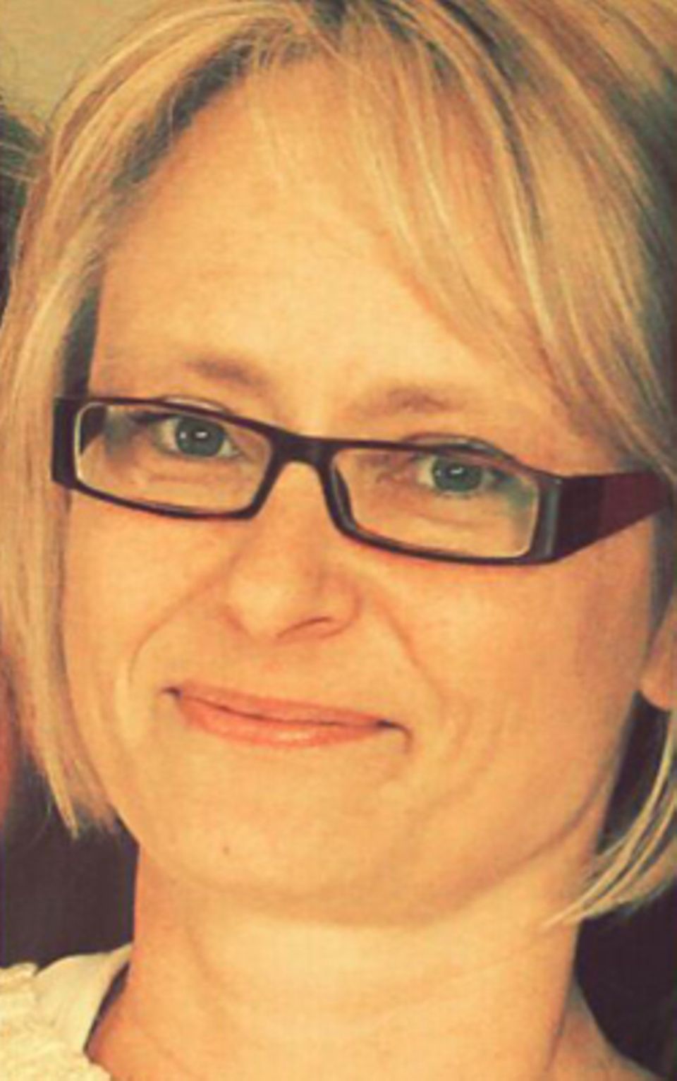 Silke Heilscher (44) ist verheiratet und hat ein Kind. Sie arbeitet Teilzeit in einer Sparkasse und schreibt nebenher gern ihre Alltagserlebnisse auf, um andere zum Schmunzeln oder zum Nachdenken zu bringen. Silke Heilscher (44) ist verheiratet und hat ein Kind. Sie arbeitet Teilzeit in einer Sparkasse und schreibt nebenher gern ihre Alltagserlebnisse auf, um andere zum Schmunzeln oder zum Nachdenken zu bringen.