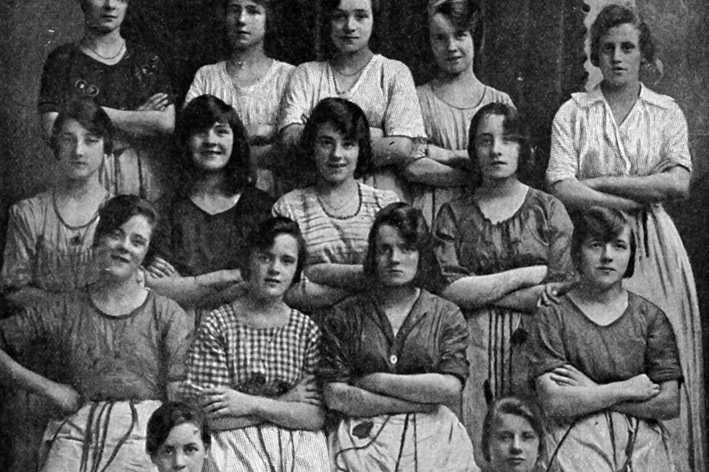 Die Frage nach dem Jenseits: Ein Foto wirft Zweifel auf - Sind das wirklich verstorbene Seelen?