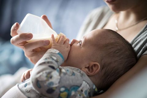 Stiftung Warentest: Milchpulver für Säuglinge enthalten Schadstoffe