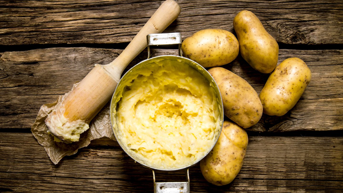 Kartoffelbrei selber machen: Kartoffelbrei - selbstgestampft schmeckt ...