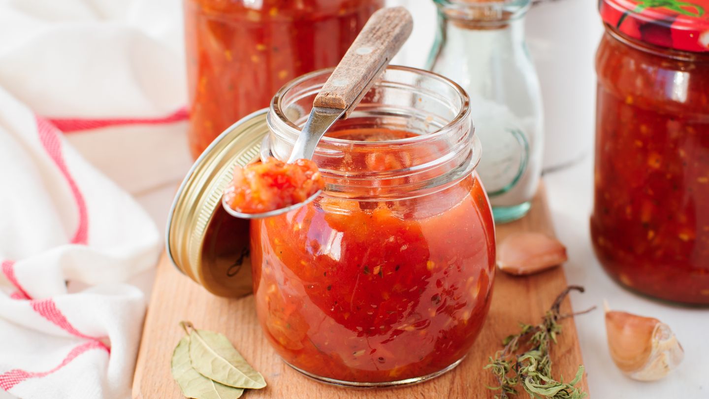 Tomatenketchup selber machen | BRIGITTE.de