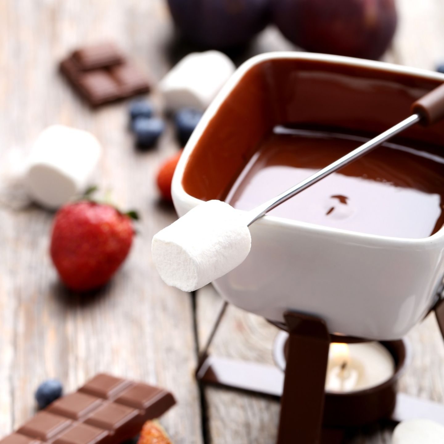 Make delicious chocolate fondue yourself